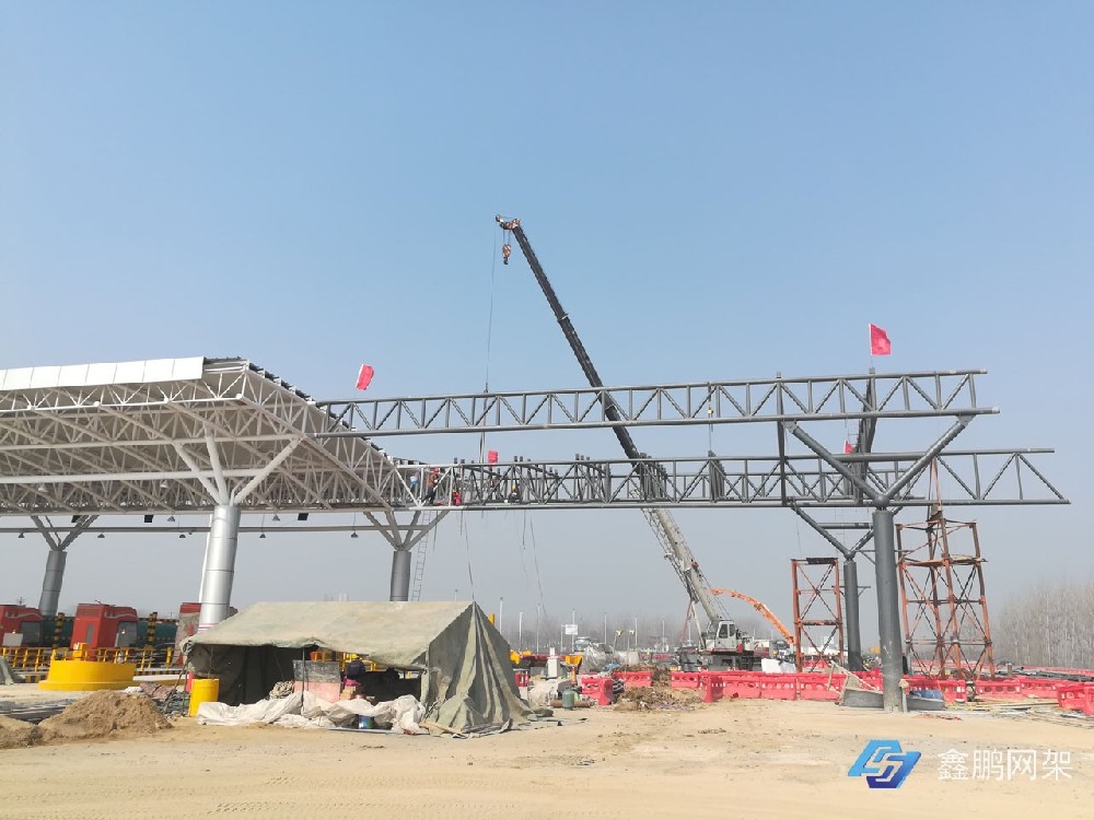 周口收費站管桁架施工現場